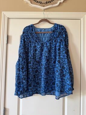 Old Navy Blue Floral Peasant Blouse